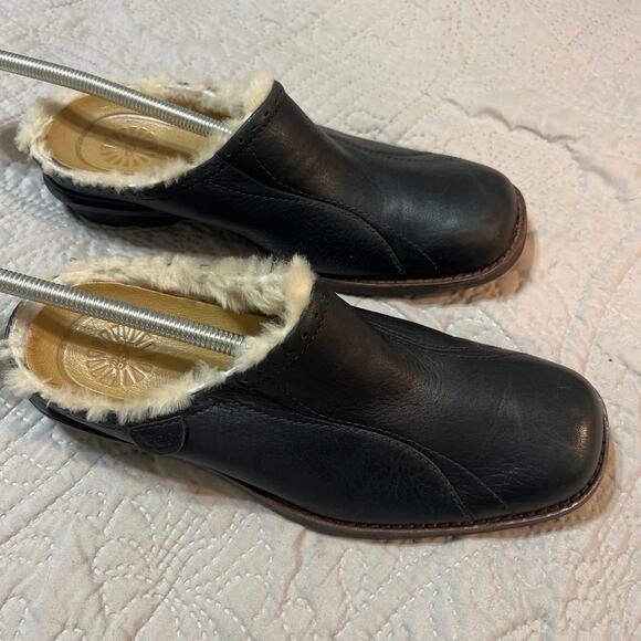 UGG Shoes - UGG Australia Langford Mules Clogs Womens Size 7.5 Black Leather Sheepskin Shoes